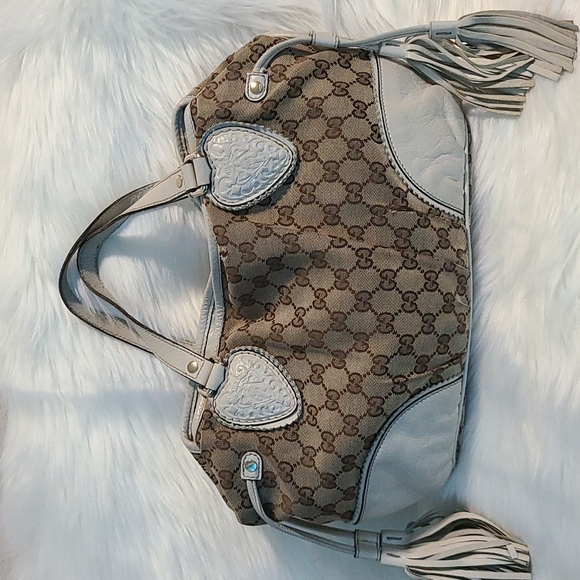 Gucci Handbags - 💯 Authentic Gucci Handbag 🍀